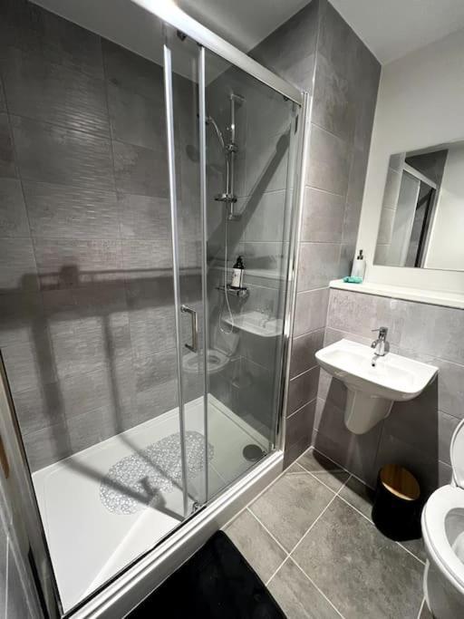 Luxurious City View Apartment In Salford Manchester Exterior foto