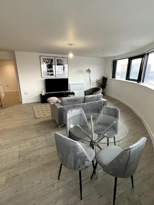 Luxurious City View Apartment In Salford Manchester Exterior foto