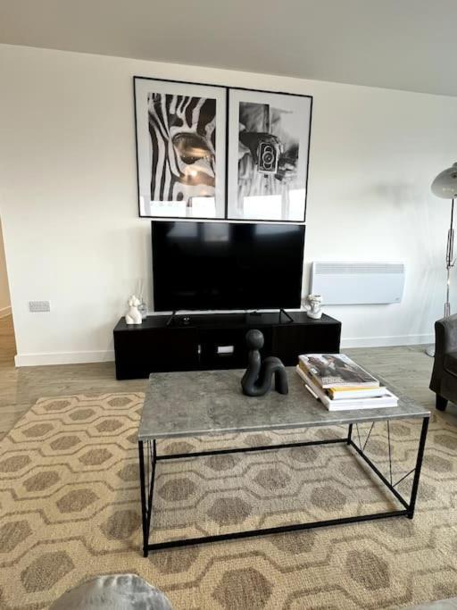 Luxurious City View Apartment In Salford Manchester Exterior foto