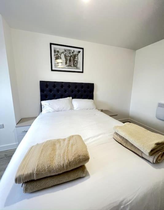 Luxurious City View Apartment In Salford Manchester Exterior foto