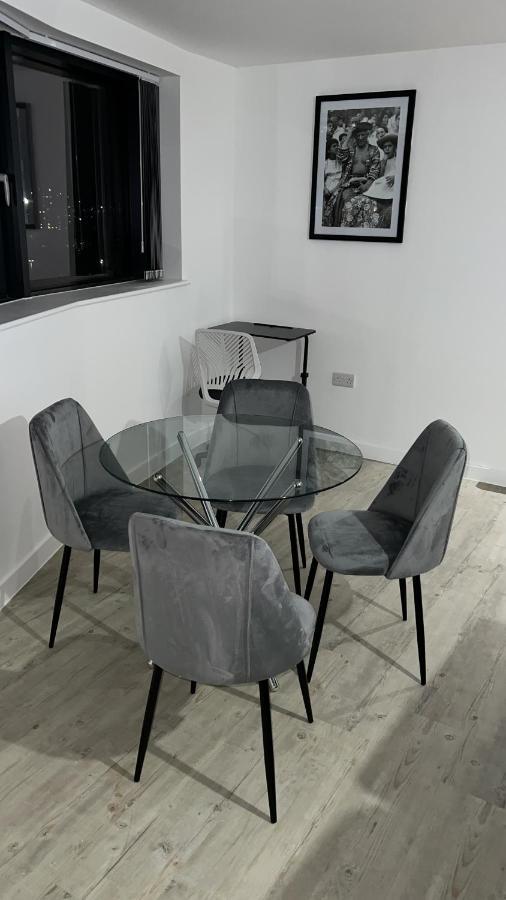 Luxurious City View Apartment In Salford Manchester Exterior foto